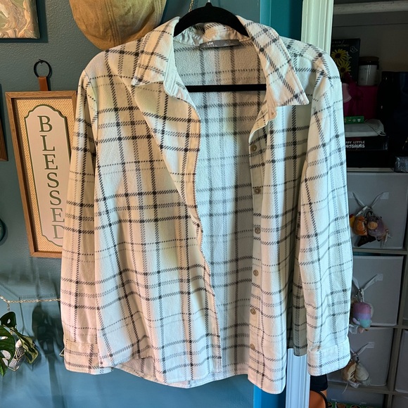 Lee Jackets & Blazers - Lee white Women's Flannel